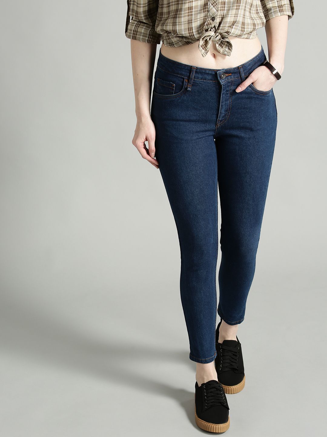 Roadster Women Navy Blue Skinny Fit Mid-Rise Clean Look Stretchable Cropped Jeans Price in India