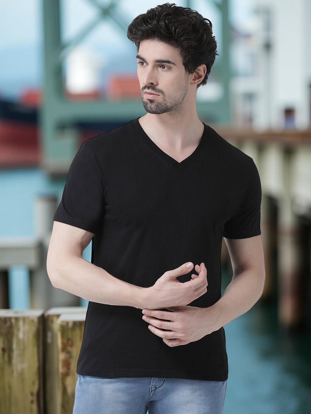Friskers Men Black Solid V-Neck Pure Cotton T-shirt