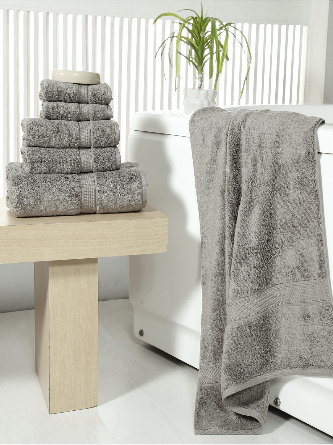Avira Home Unisex Grey Set of 6 550 GSM Towels Price in India