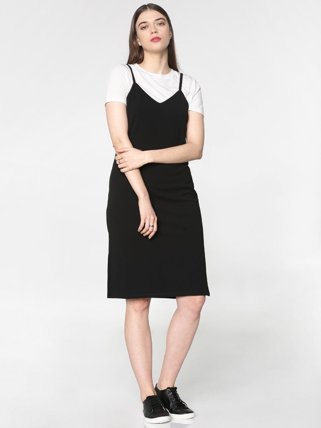Buy ONLY Women Black & White Solid Pinafore Dress With A T-shirt - Dresses for Women 8944057 | Myntra Buy ONLY Women Black & White Solid Pinafore Dress With A T-shirt - Dresses for Women 8944057 | Myntra
