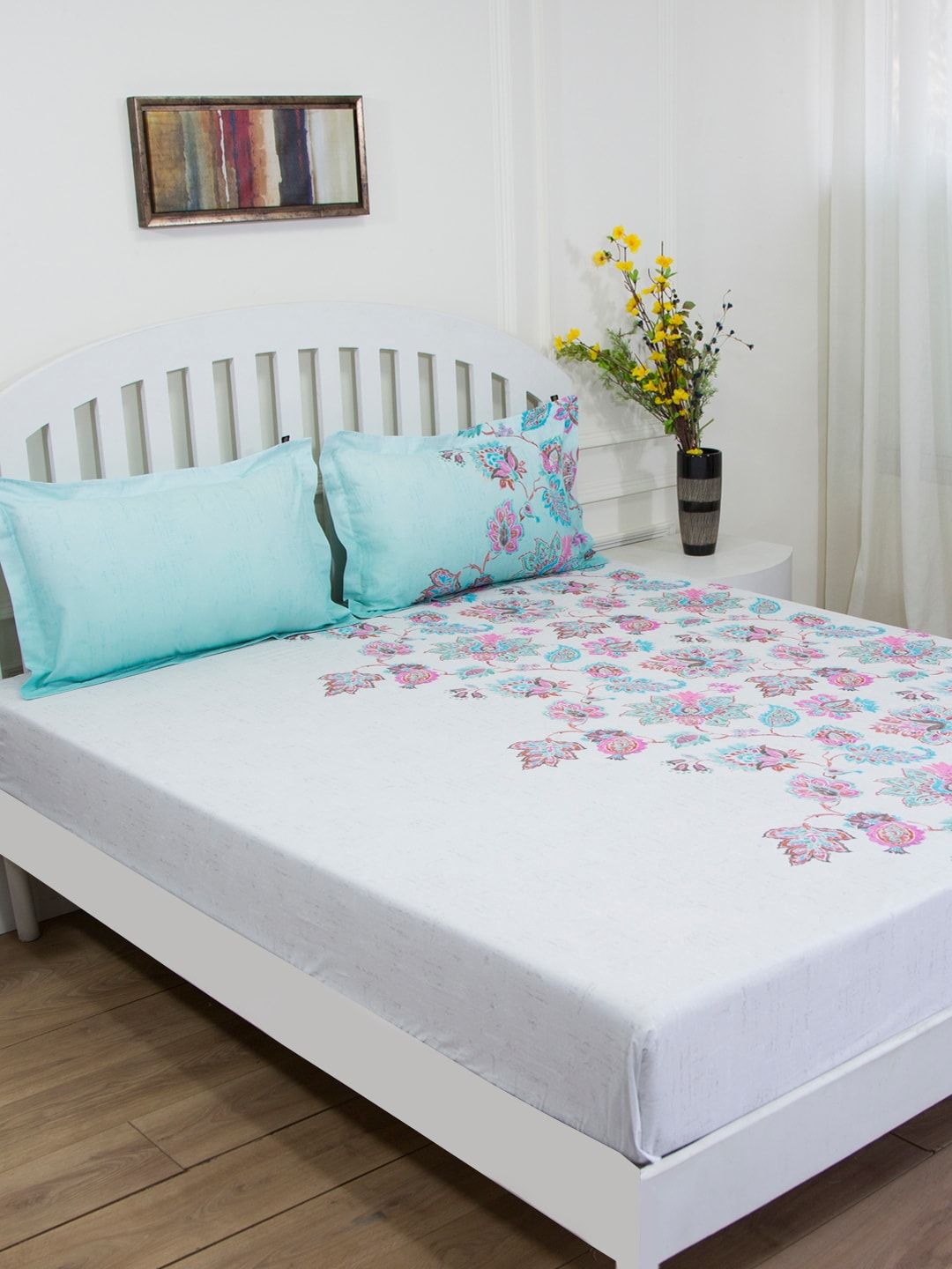 GM Off-White & Sea Green Floral 144 TC Cotton 1 King Bedsheet with 2 Pillow Covers Price in India