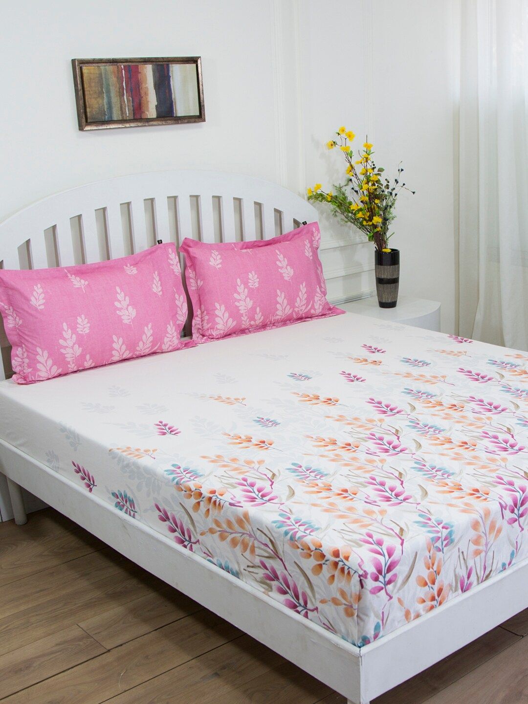 GM Off-White & Pink Floral 144 TC Cotton 1 King Bedsheet with 2 Pillow Covers Price in India