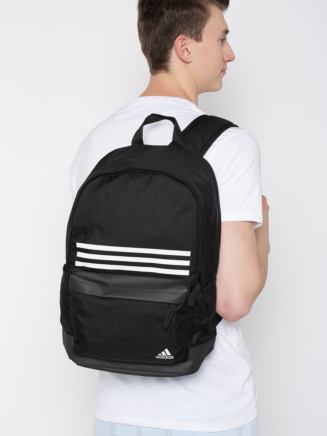 black backpack with leather straps Clare V. Remi Rustique Color:Spectrum Blue The Backpack is available Rab Muon 40L Inventory Location_Ohio Musky Show