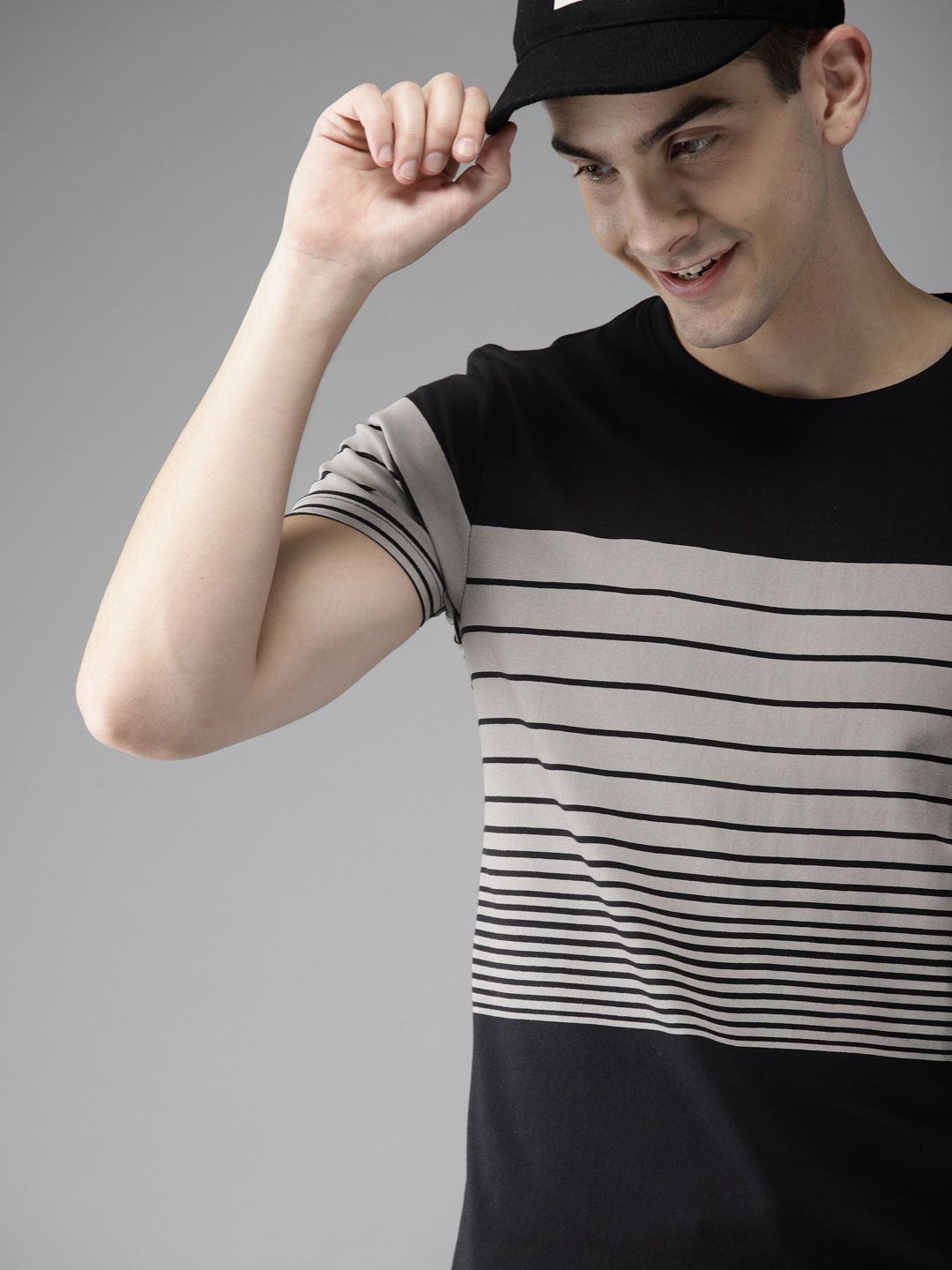 HERE&NOW Men Black & Grey Striped Round Neck T-shirt