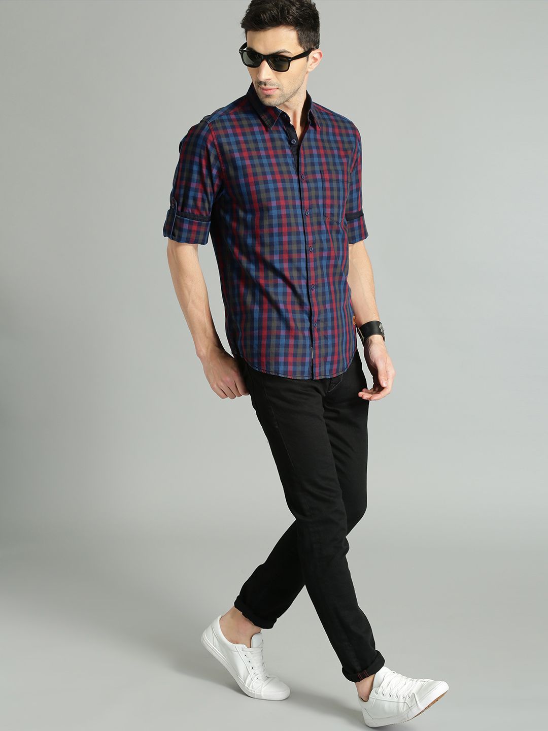 Buy The Roadster Lifestyle Co Men Navy Blue & Red Summer Check