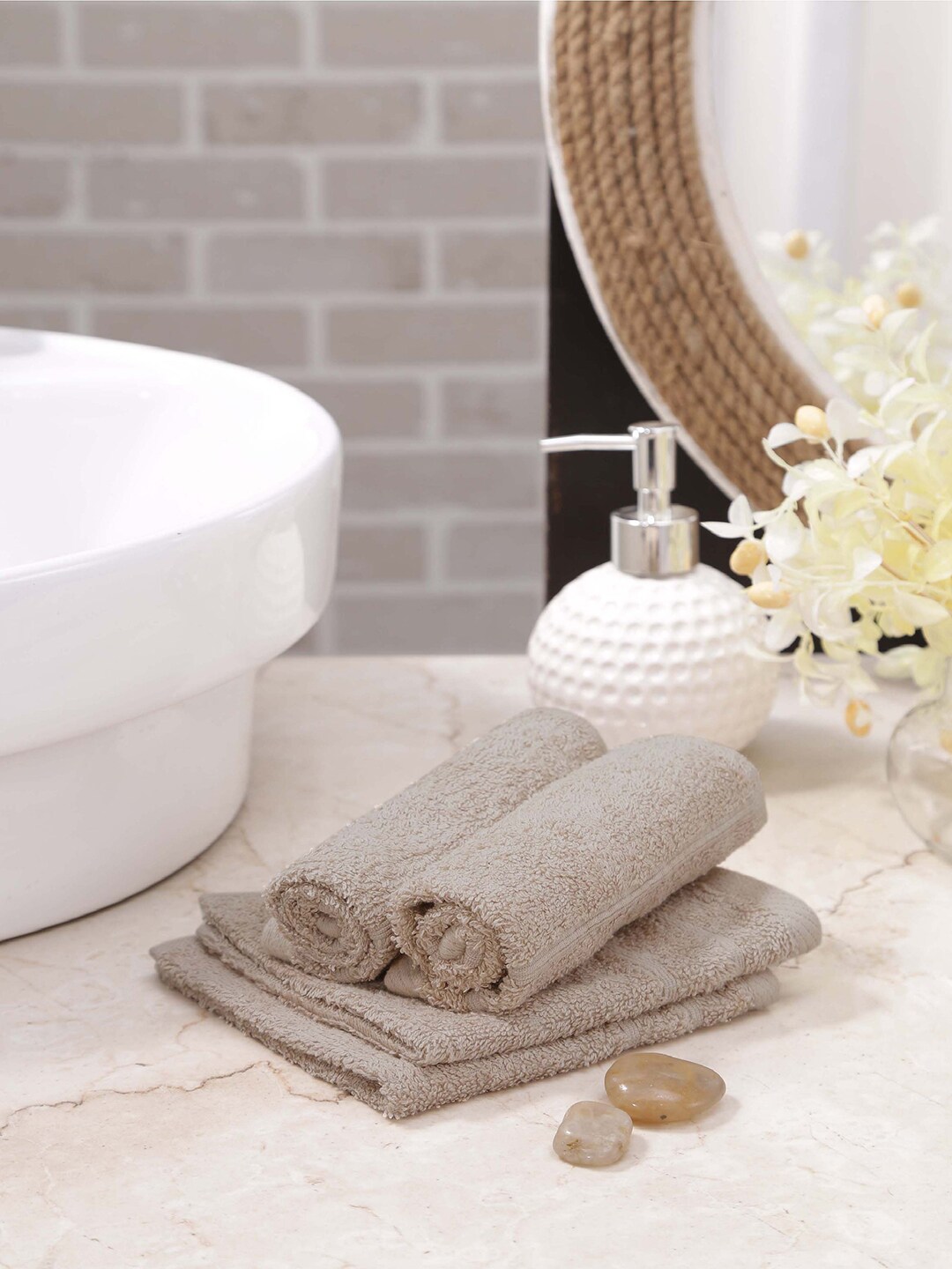 Avira Home Beige Set of 4 Towels Price in India