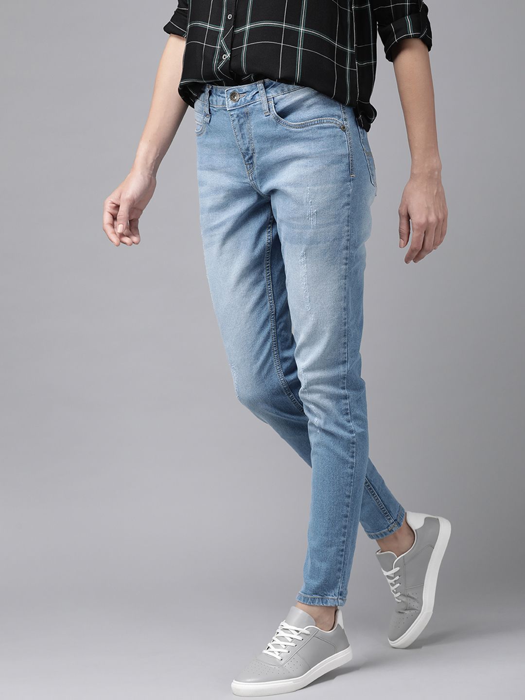The Roadster Lifestyle Co Women Blue Skinny Fit Mid-Rise Low Distress Stretchable Jeans Price in India