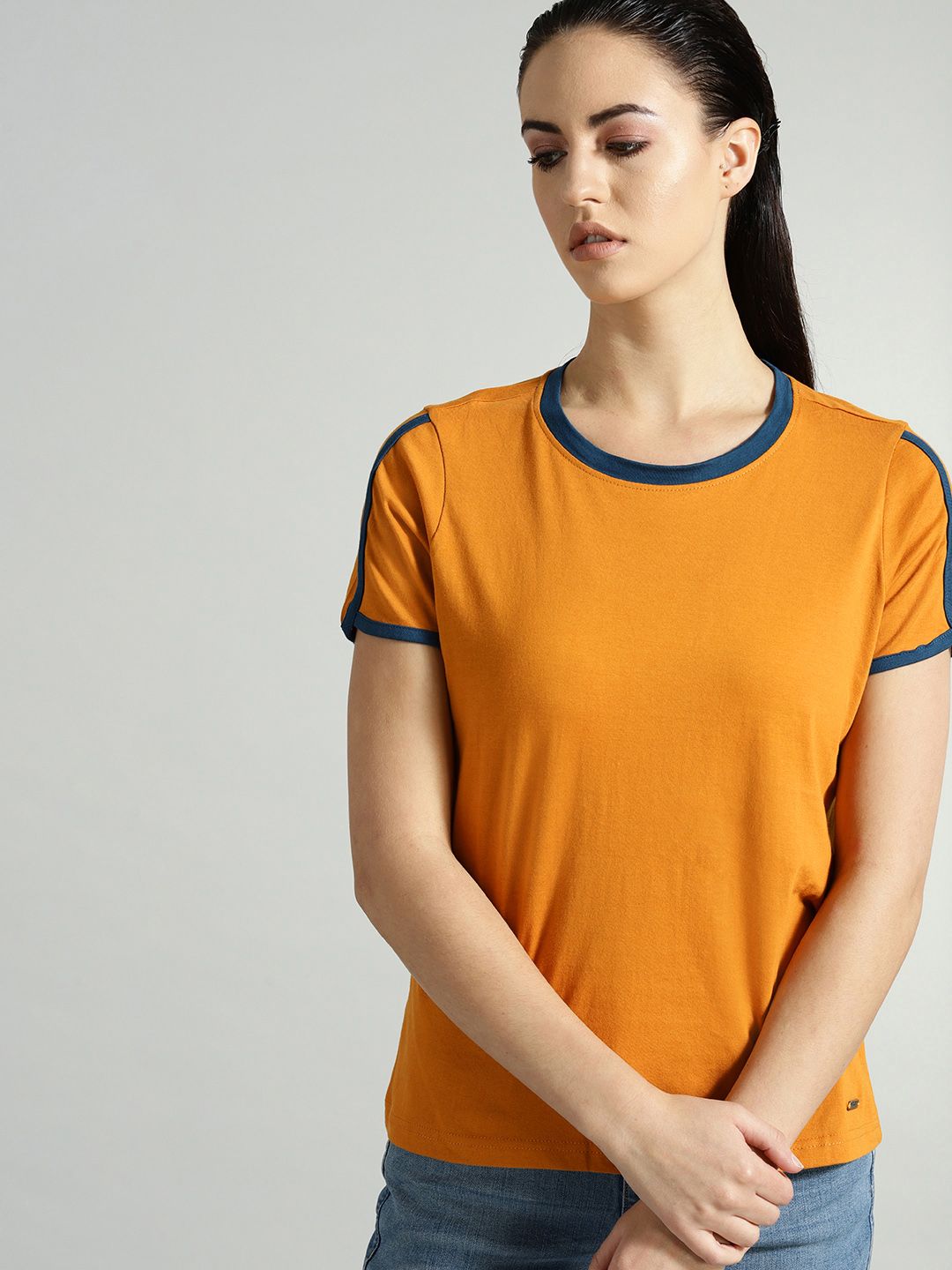 Roadster Women Mustard Yellow Solid Round Neck T-shirt