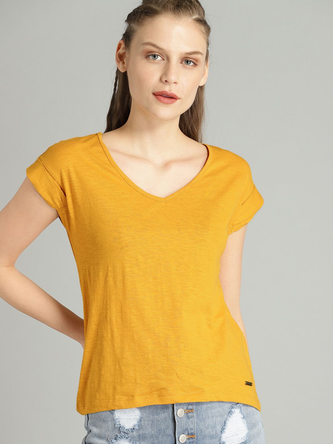 Roadster Women Mustard Yellow Solid V-Neck T-shirt