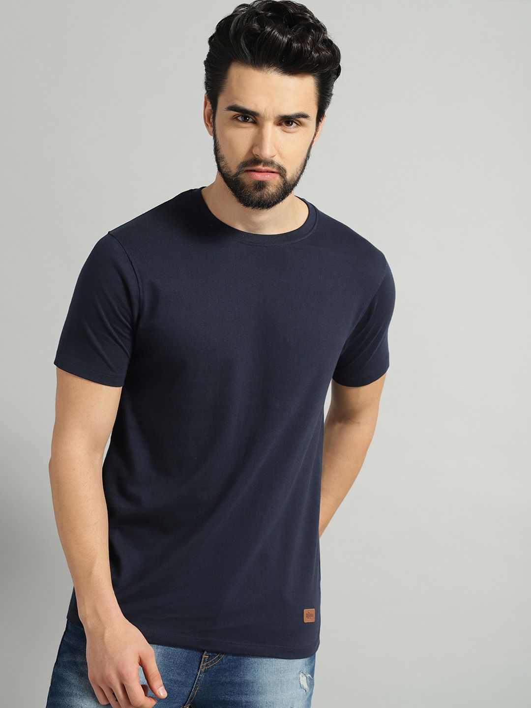 Roadster Men Navy Solid Round Neck T-shirt