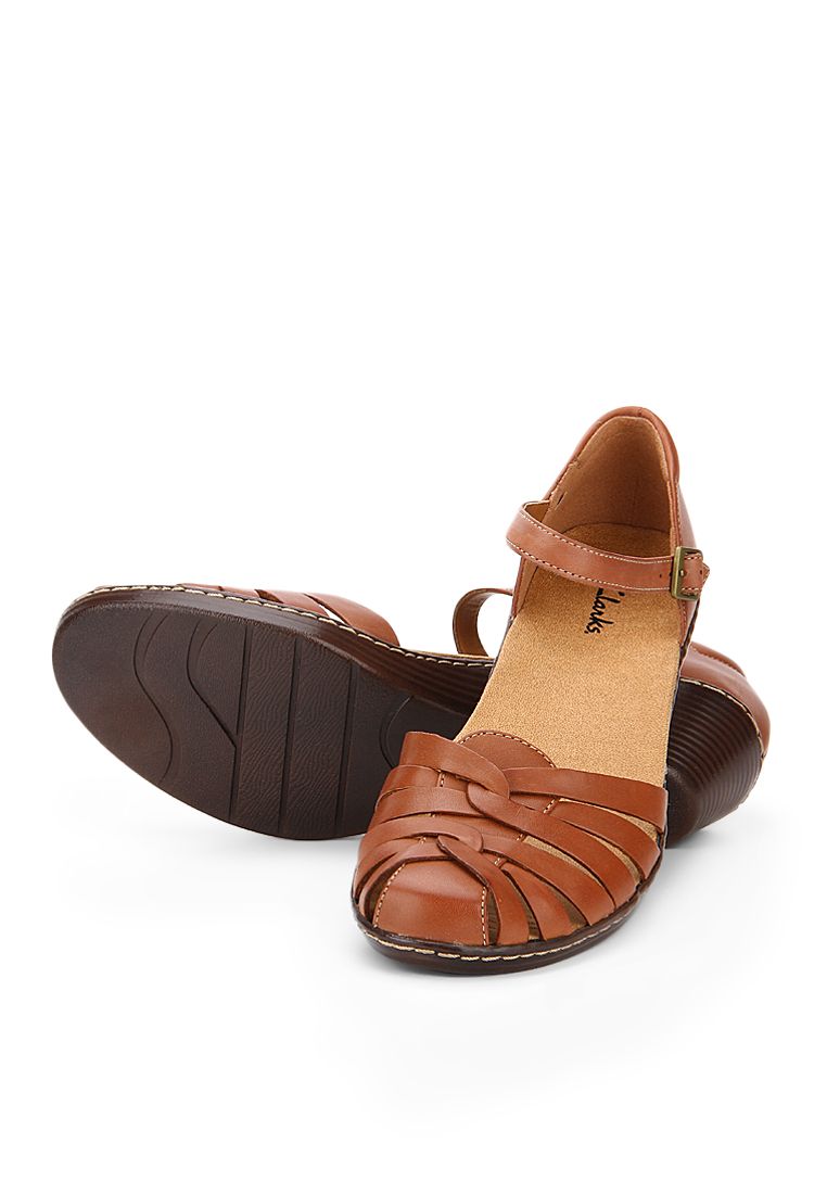 clarks summer wedges