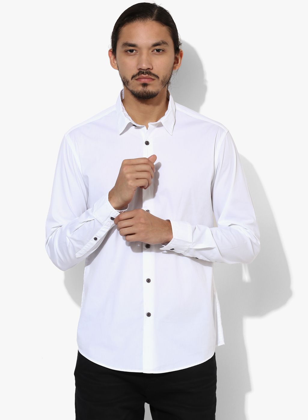 White Solid Slim Fit Casual Shirt