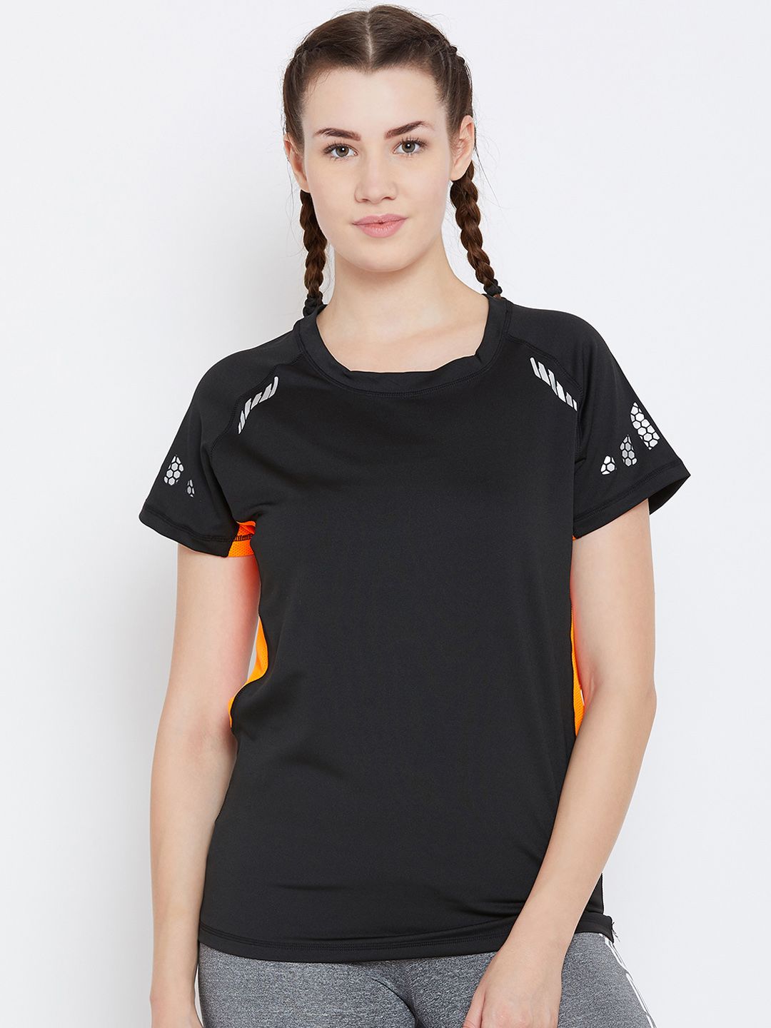 Camey Women Black Solid Round Neck T-shirt Price in India