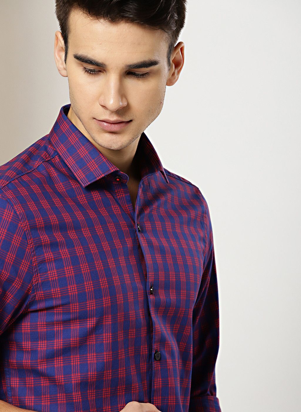 INVICTUS Navy Blue Slim Fit Checked Casual Shirt
