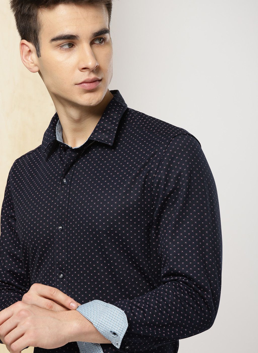 INVICTUS Navy Blue Slim Fit Printed Casual Shirt
