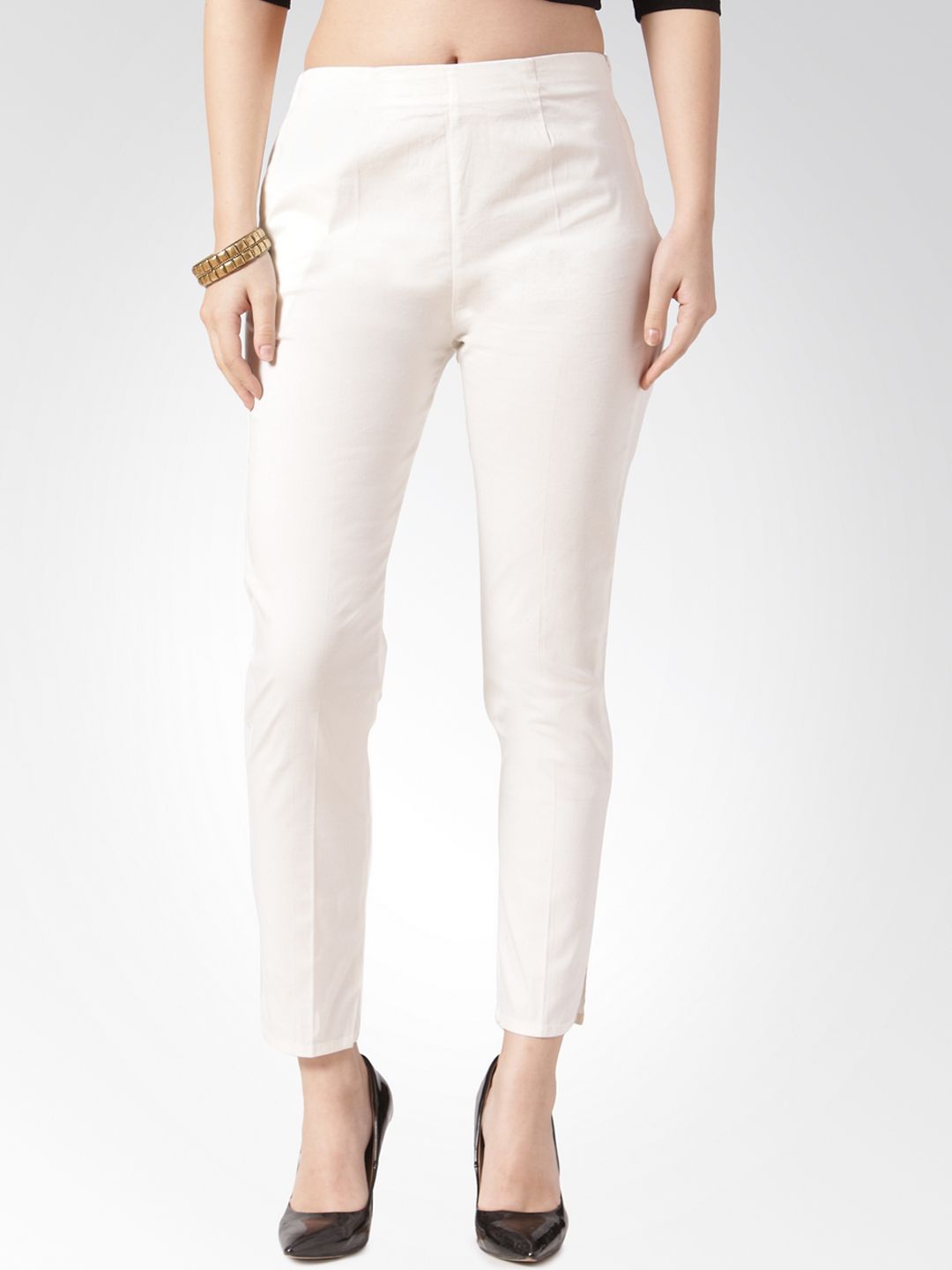 Jompers Women Off-White Smart Slim Fit Solid Regular Trousers