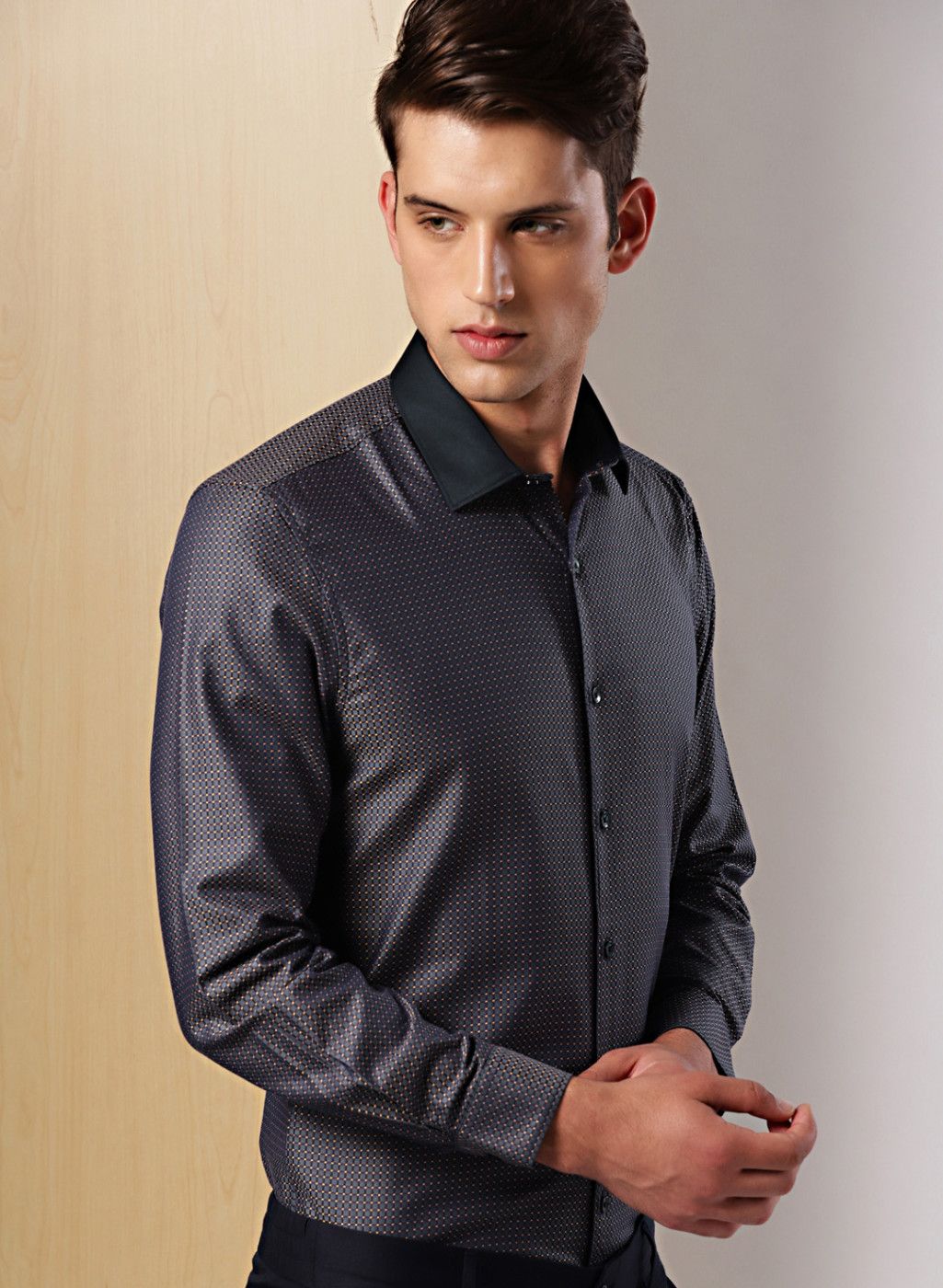 INVICTUS Navy Blue Slim Fit Checked Formal Shirt