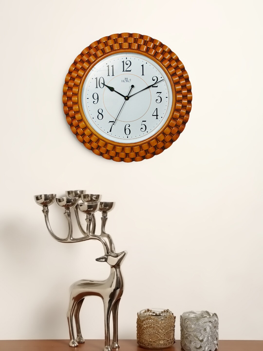 Horo White Handcrafted Geometric Solid Analogue Wall Clock Price in India