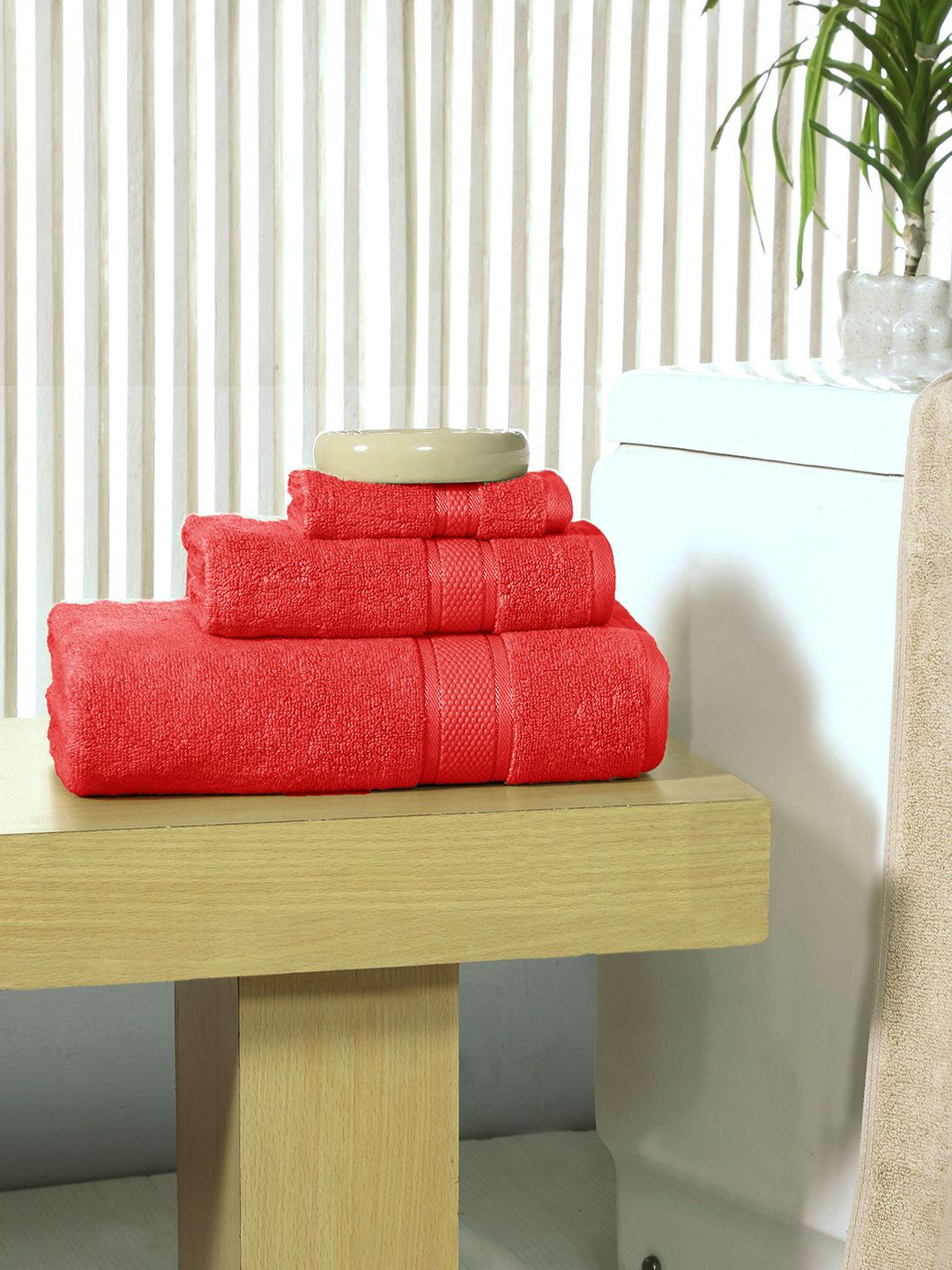 Avira Home Set of 3 Red Solid 500GSM Pure Cotton Towel Set Price in India