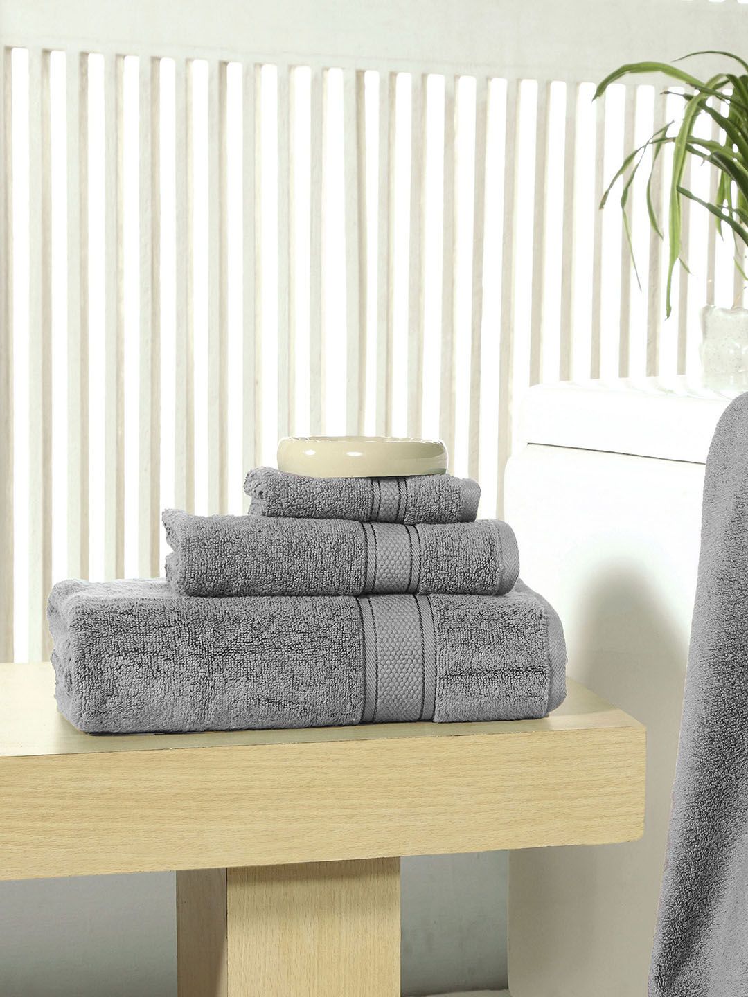 Avira Home Set of 3 Charcoal Grey Solid 500GSM Pure Cotton Towel Set Price in India