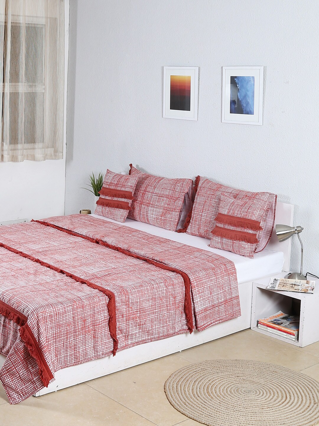 House This Kattam-Kuta Red & White Checked Double Bed Cover With 2 Pillow & 2 Cushion Covers Price in India