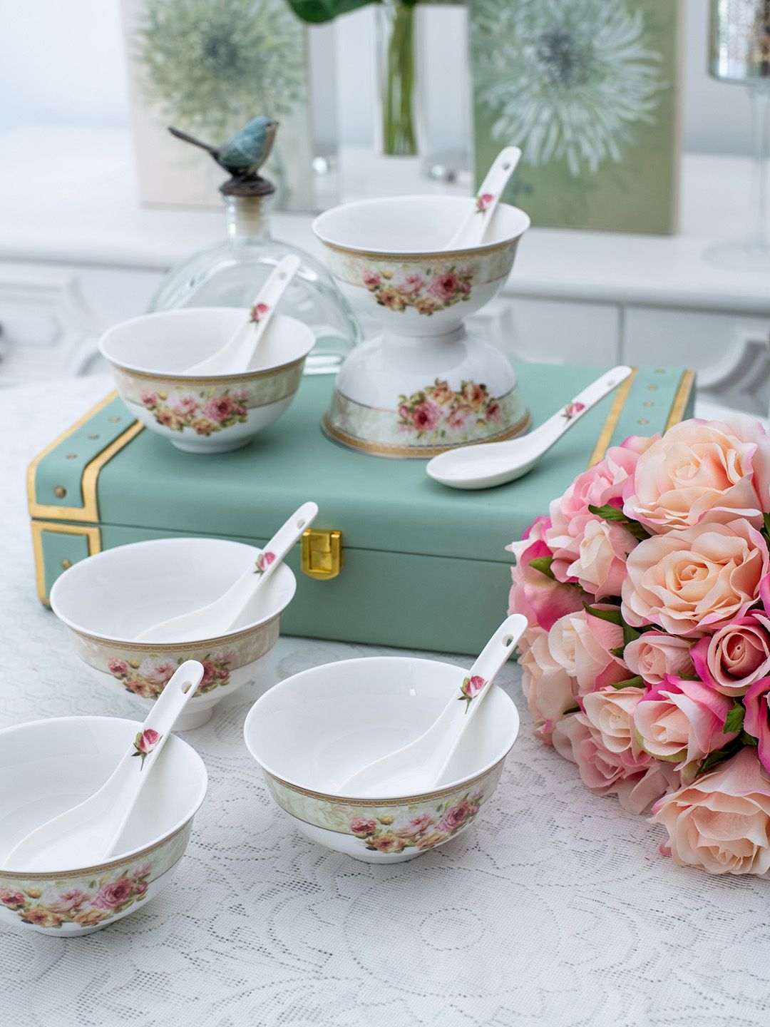 White Gold Set of 6 White & Pink Bowls with Spoons Price in India