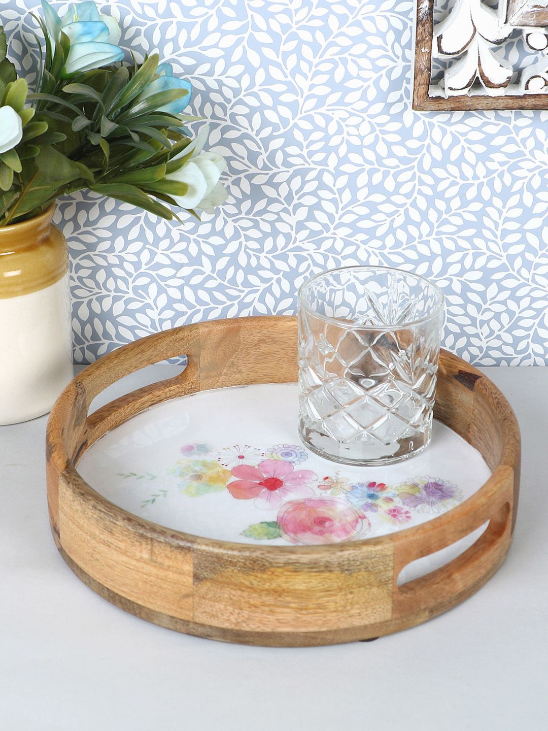 VarEesha Beige & White Floral Delight Mango Wood Circular Tray Price in India