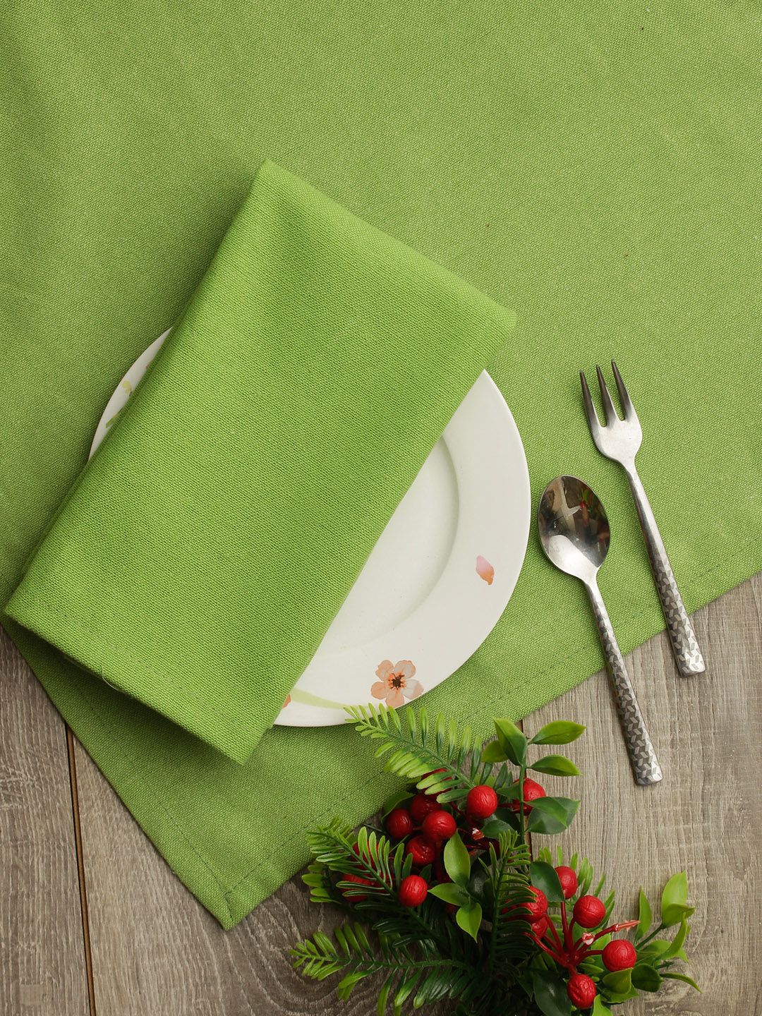 Soumya Set of 6 Green Solid Pure Cotton Table Napkins Price in India