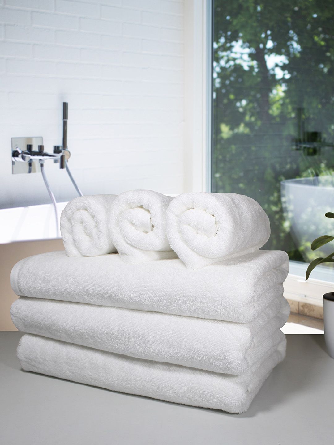 Heelium Set of 6 White Solid 600GSM Quick Absorbent Hand & Bath Towels Price in India