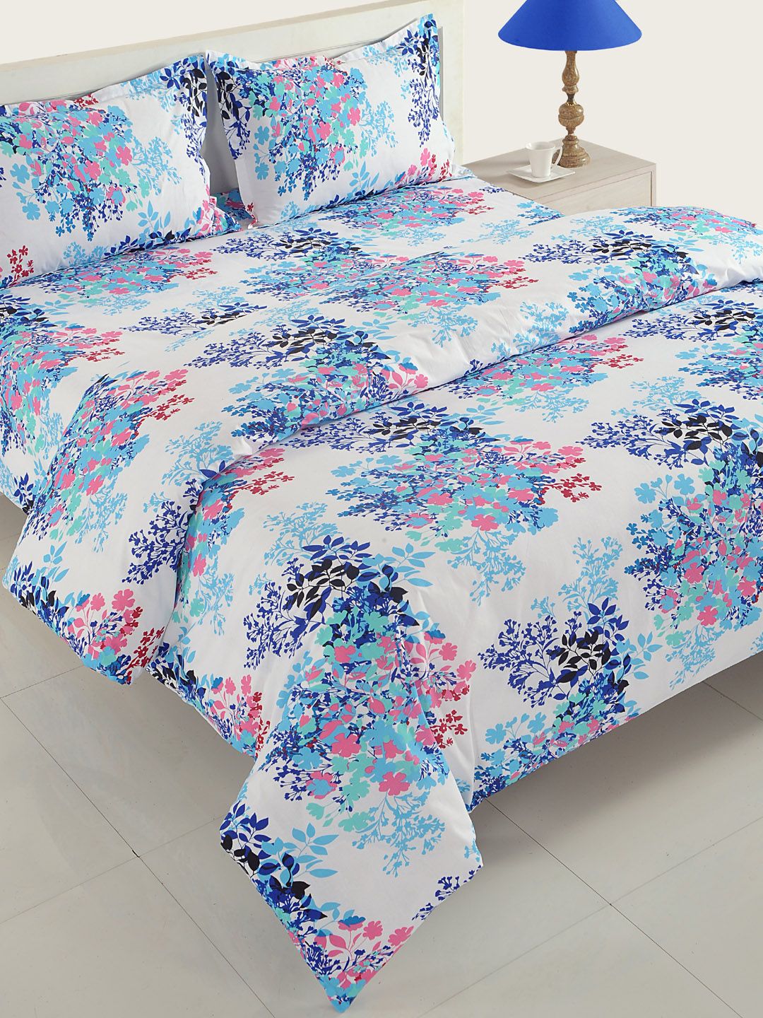 Swayam White Blue Cotton 160tc Printed Bedding Set