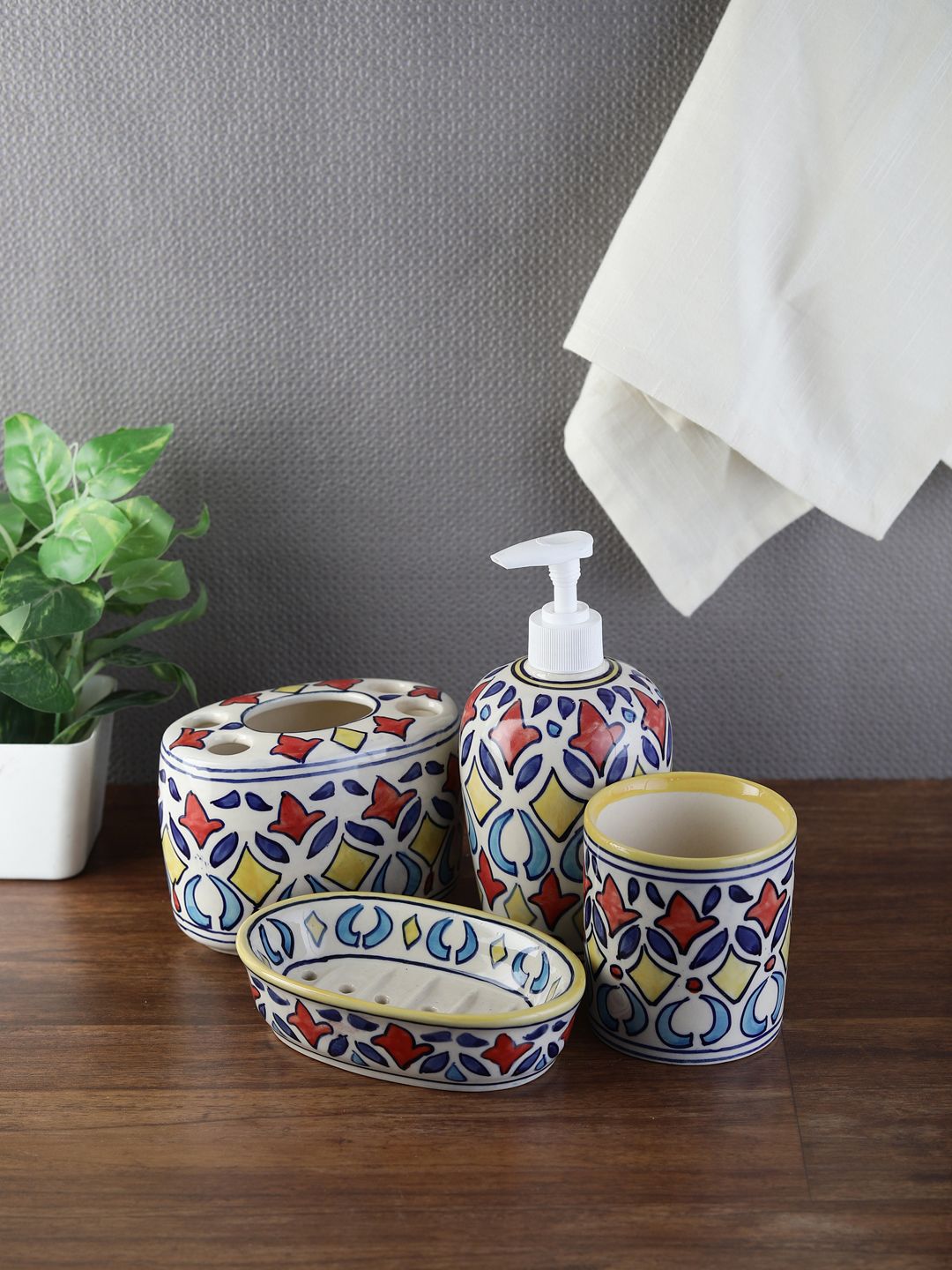 VarEesha Set of 4 Multicoloured Printed Ceramic Bath Accessories Price in India