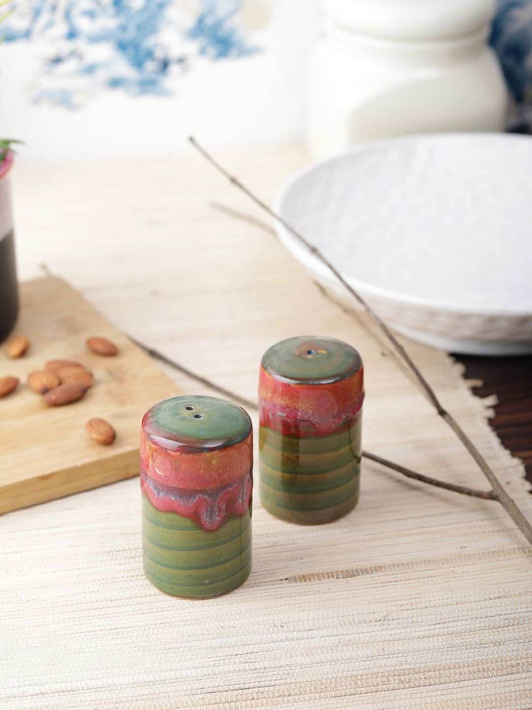 VarEesha Set of 2 Green & Red Ceramic Salt & Pepper Shaker Set Price in India