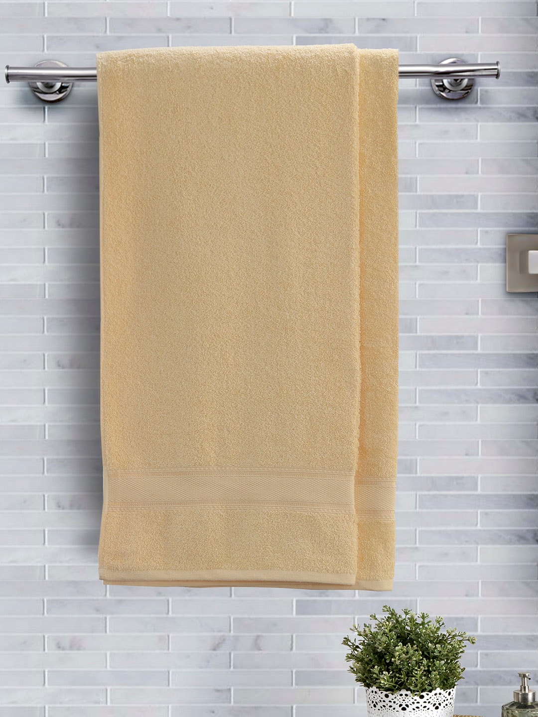 Maspar Set Of 2 Yellow 500 GSM Bath Towels Price in India
