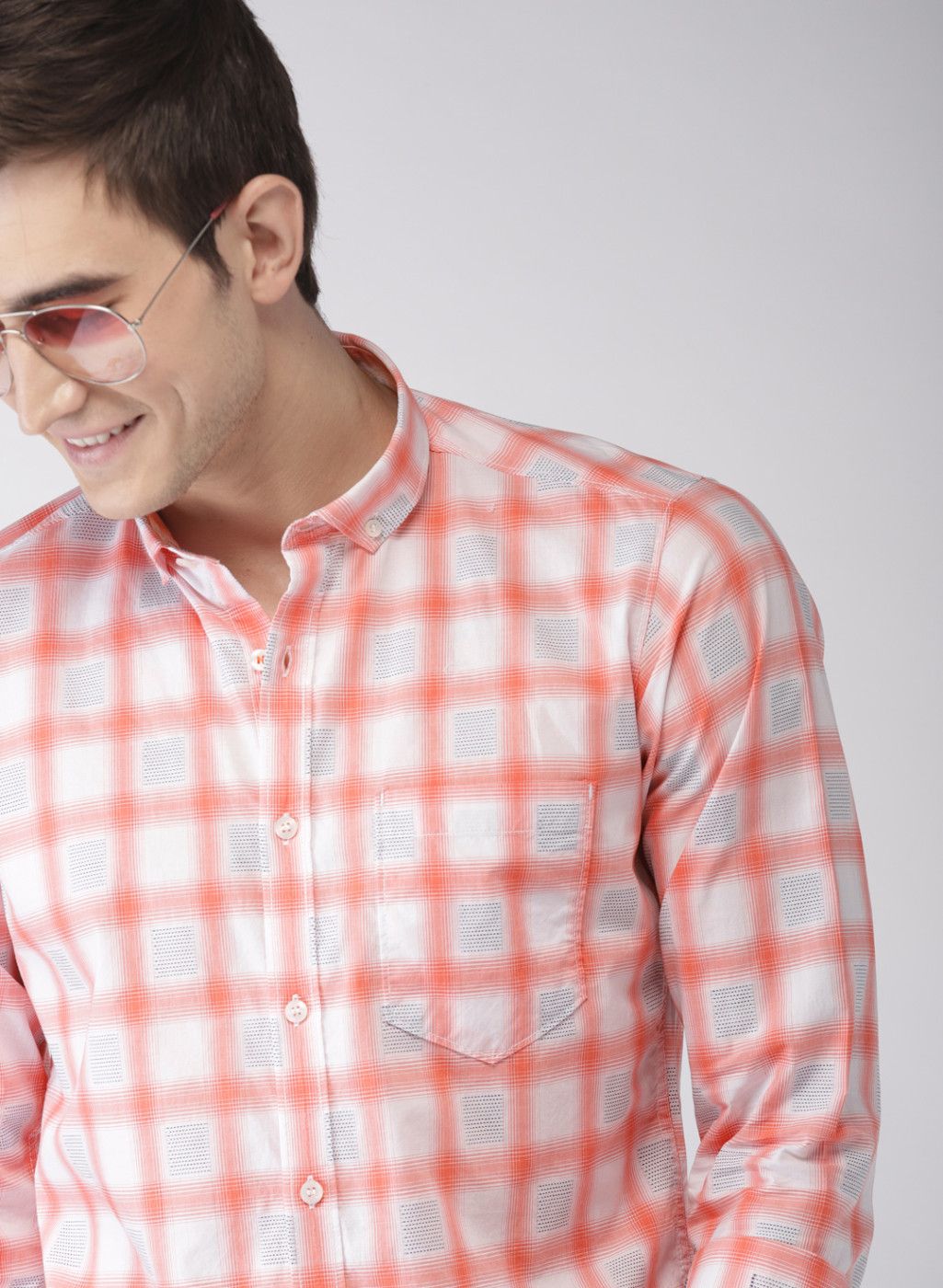 Mast & Harbour Navy Blue & White Regular Fit Checked Casual Shirt