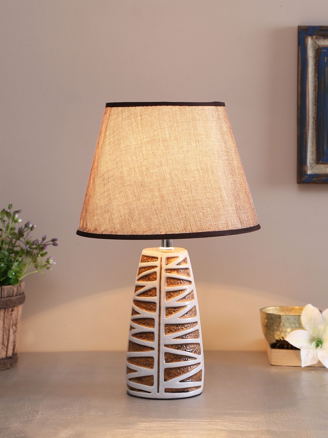 TAYHAA Beige & White Solid Deep Surface Table Lamp with Shade Price in India