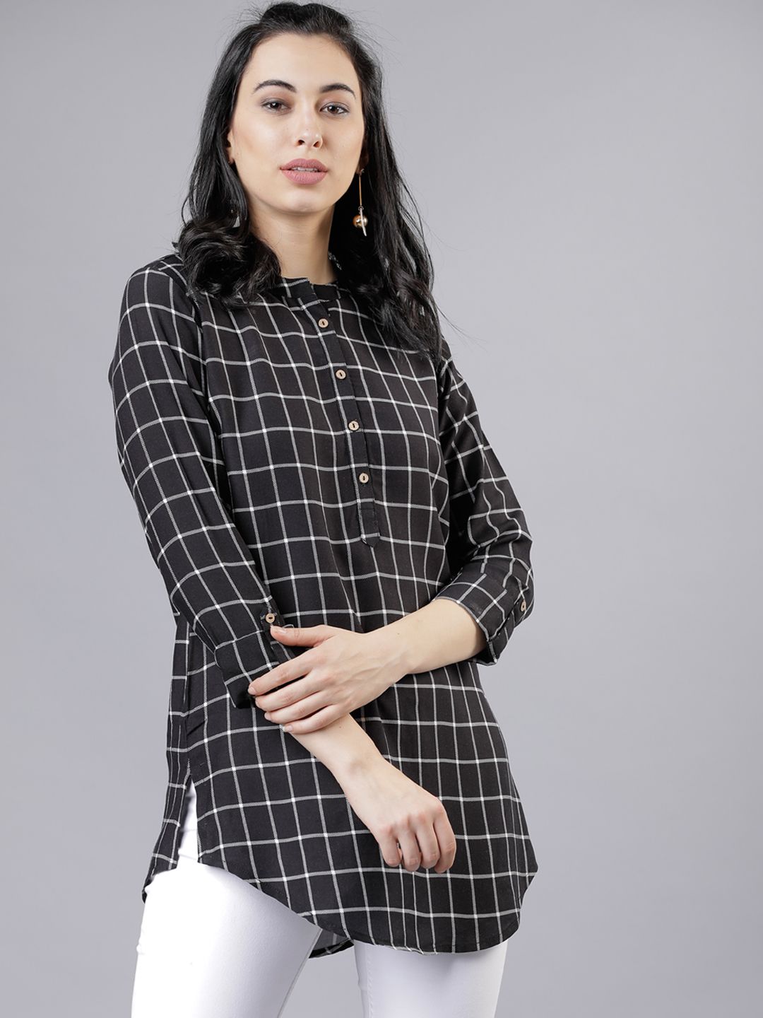 Vishudh Women Black & White Checked Tunic Price in India