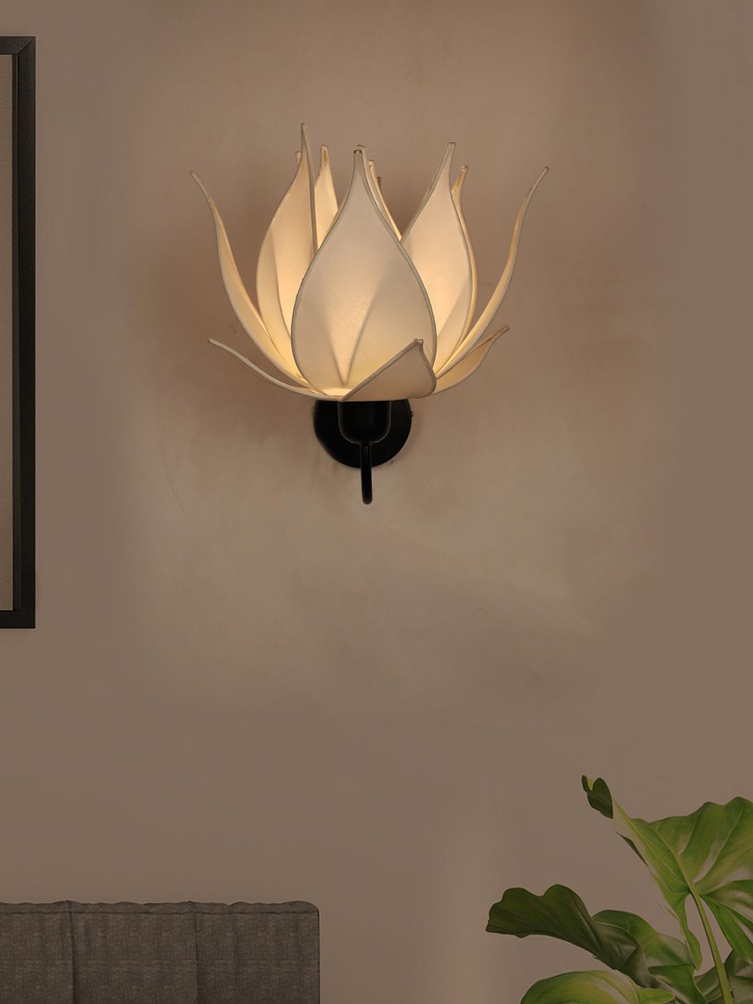 Fos Lighting Off-White & Black Solid Lotus Shaped Wallchiere Price in India