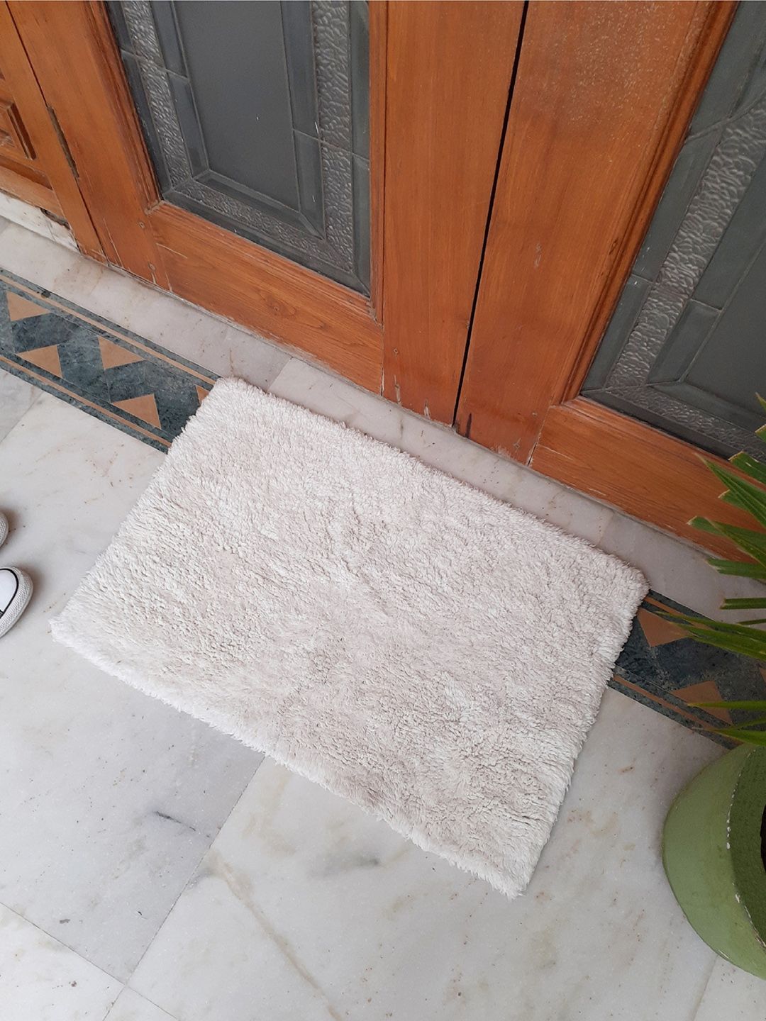 Avira Home White Solid Ringspun Cotton Anti-Slip Doormat Price in India