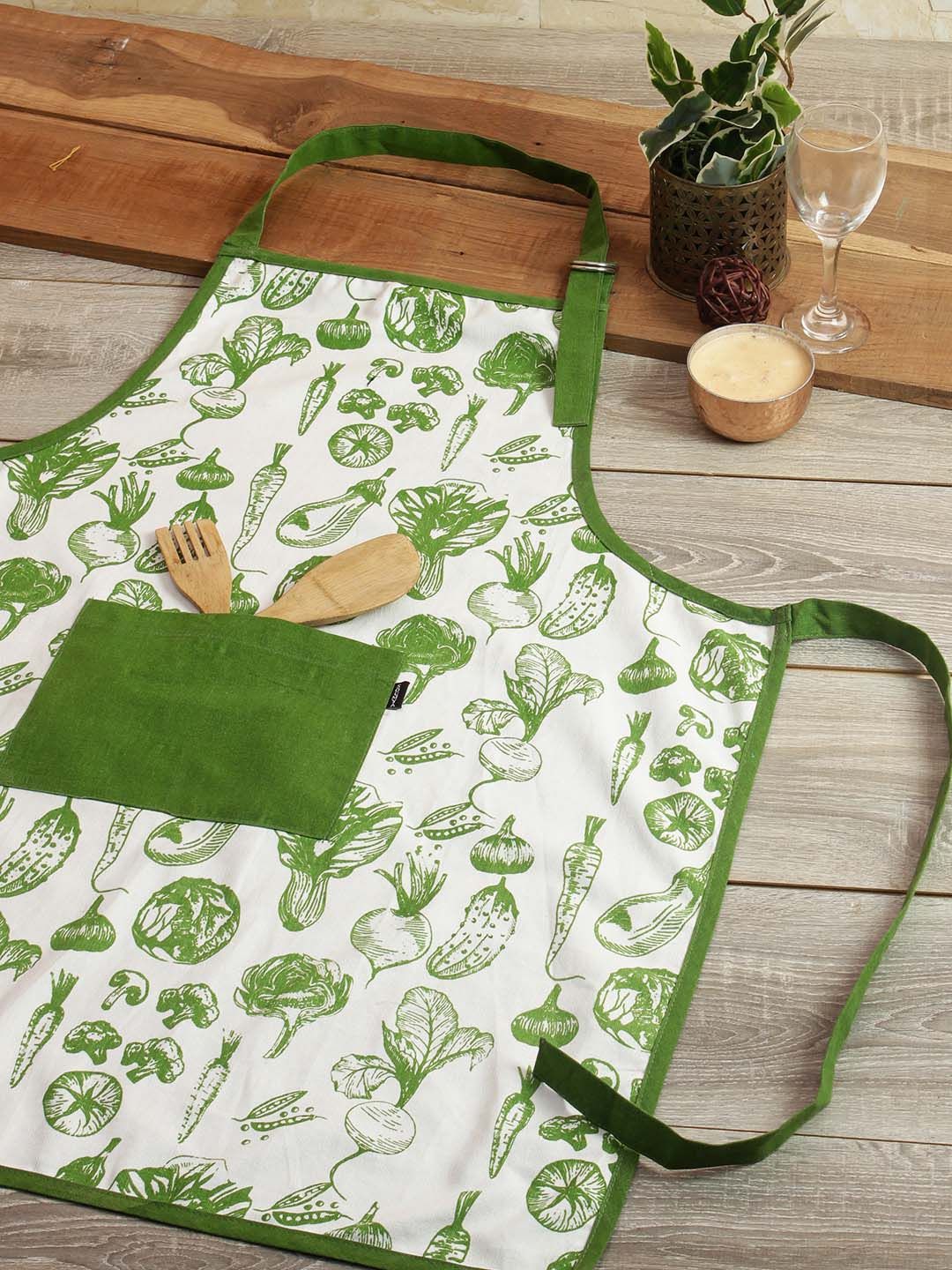 Soumya Unisex Green & White Printed 200TC Cotton Apron Price in India