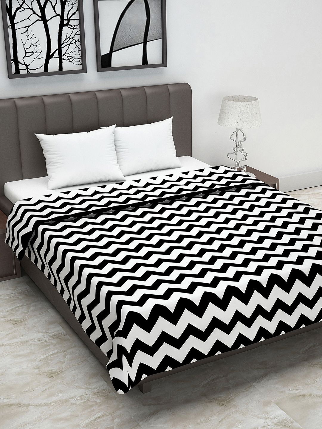 Divine Casa Black & White Geometric AC Room 110 GSM Double Bed Dohar Price in India