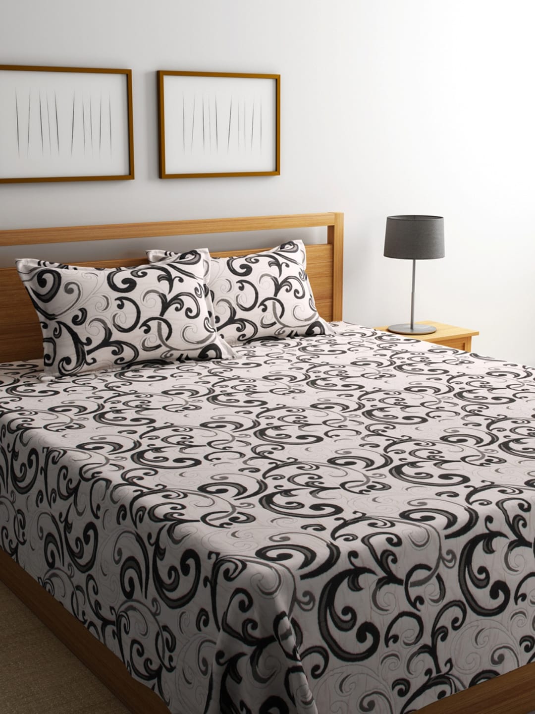 ROMEE Black & White Printed 180TC Reversible Double Bed Cover with 2 Pillow Covers Price in India