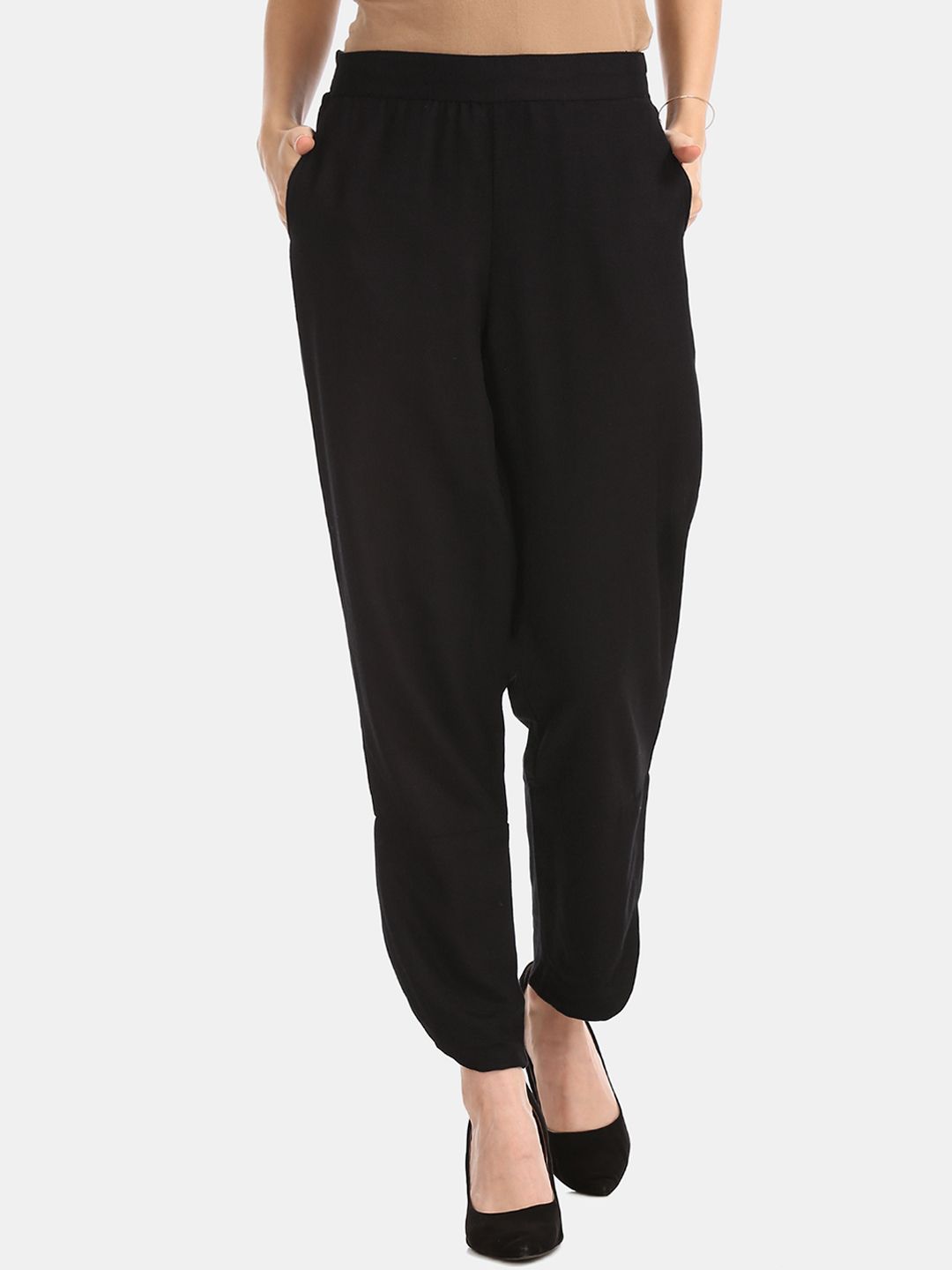 Bronz Women Black Regular Fit Solid Peg Trousers Price in India