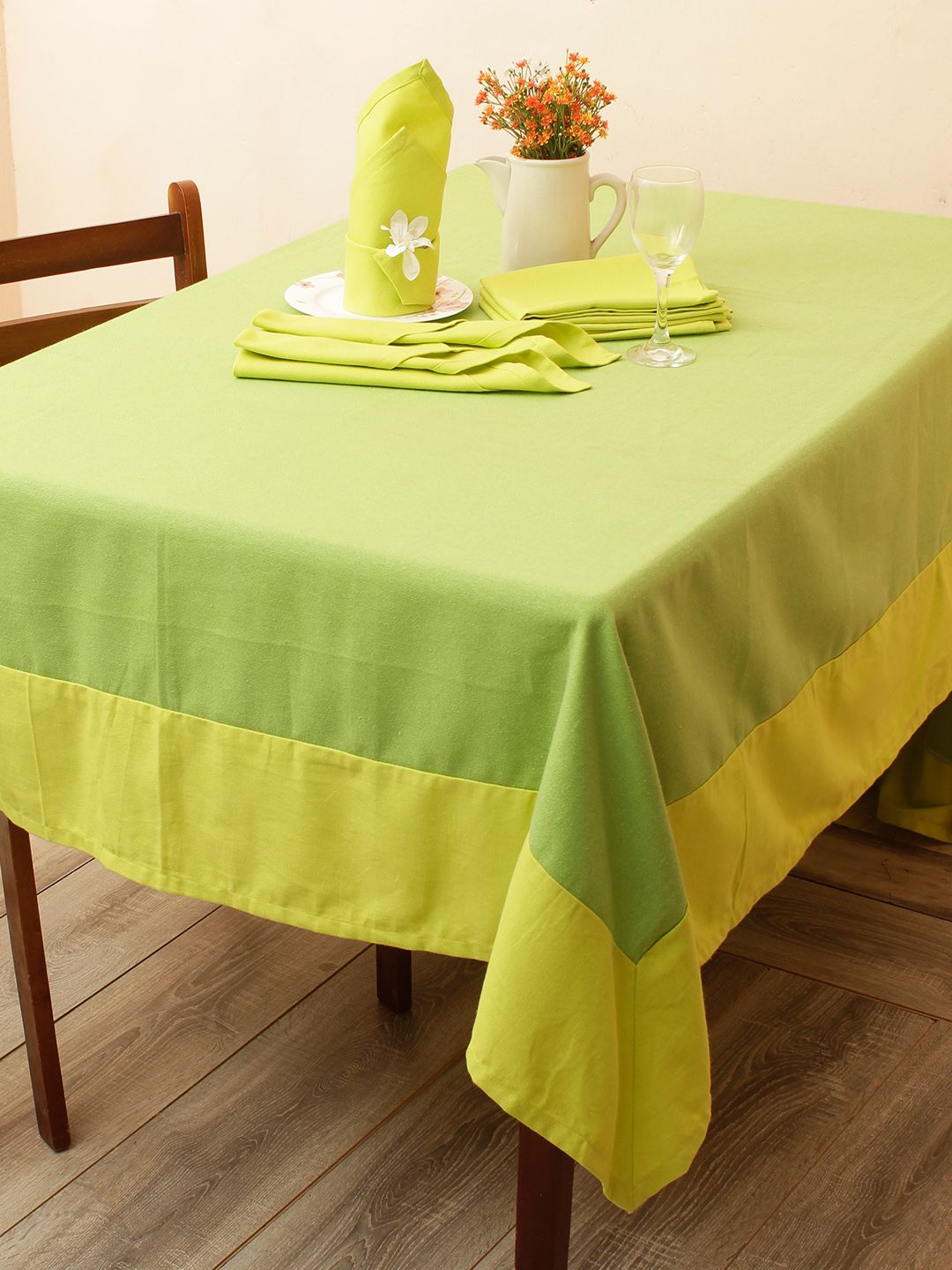 Soumya Lime Green Table Cover With Set of 6 Napkins Price in India