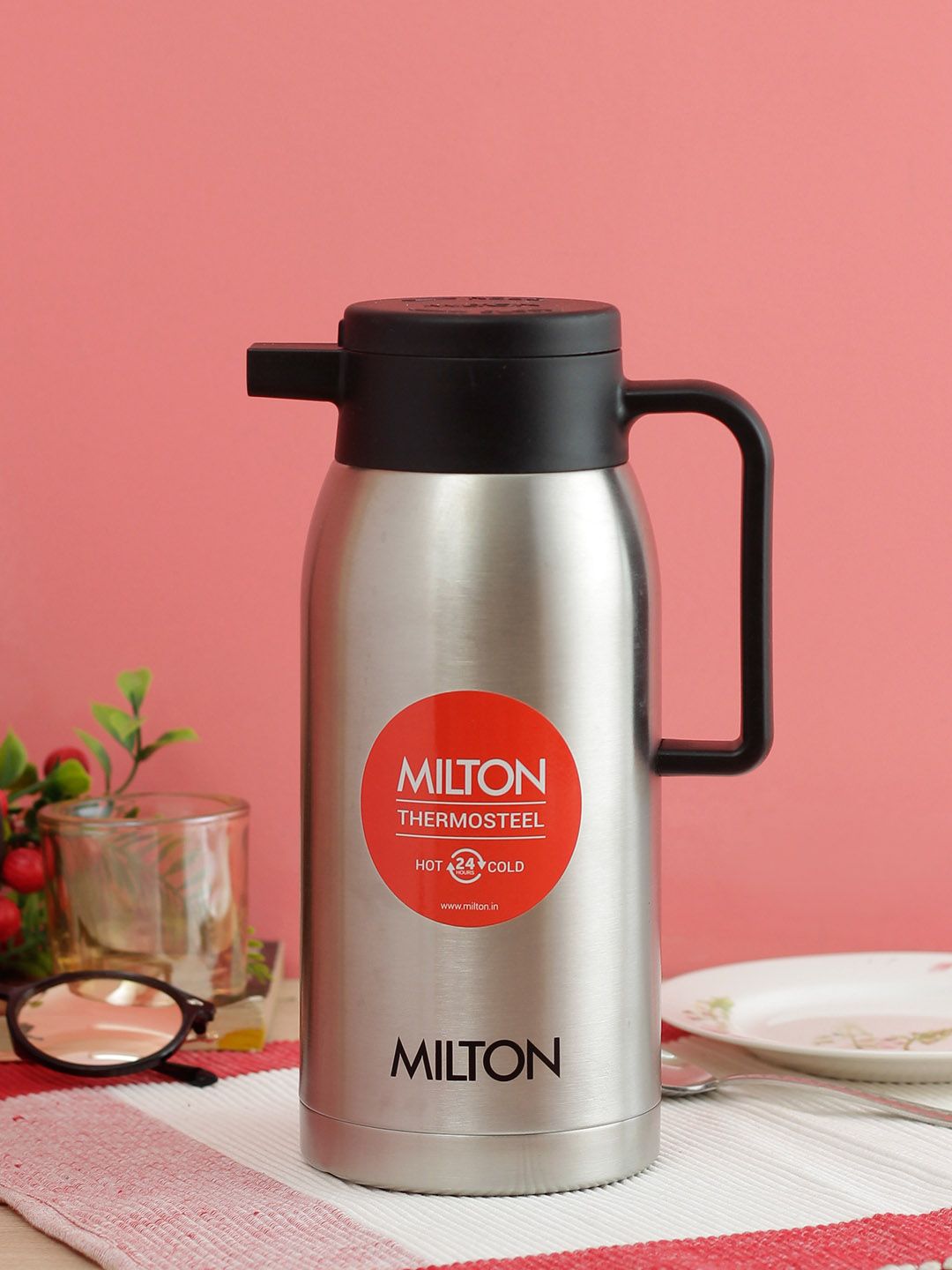 Milton Unisex Silver-Toned & Black Omega Vacuum Flasks Coffee Pot 700 ml Price in India