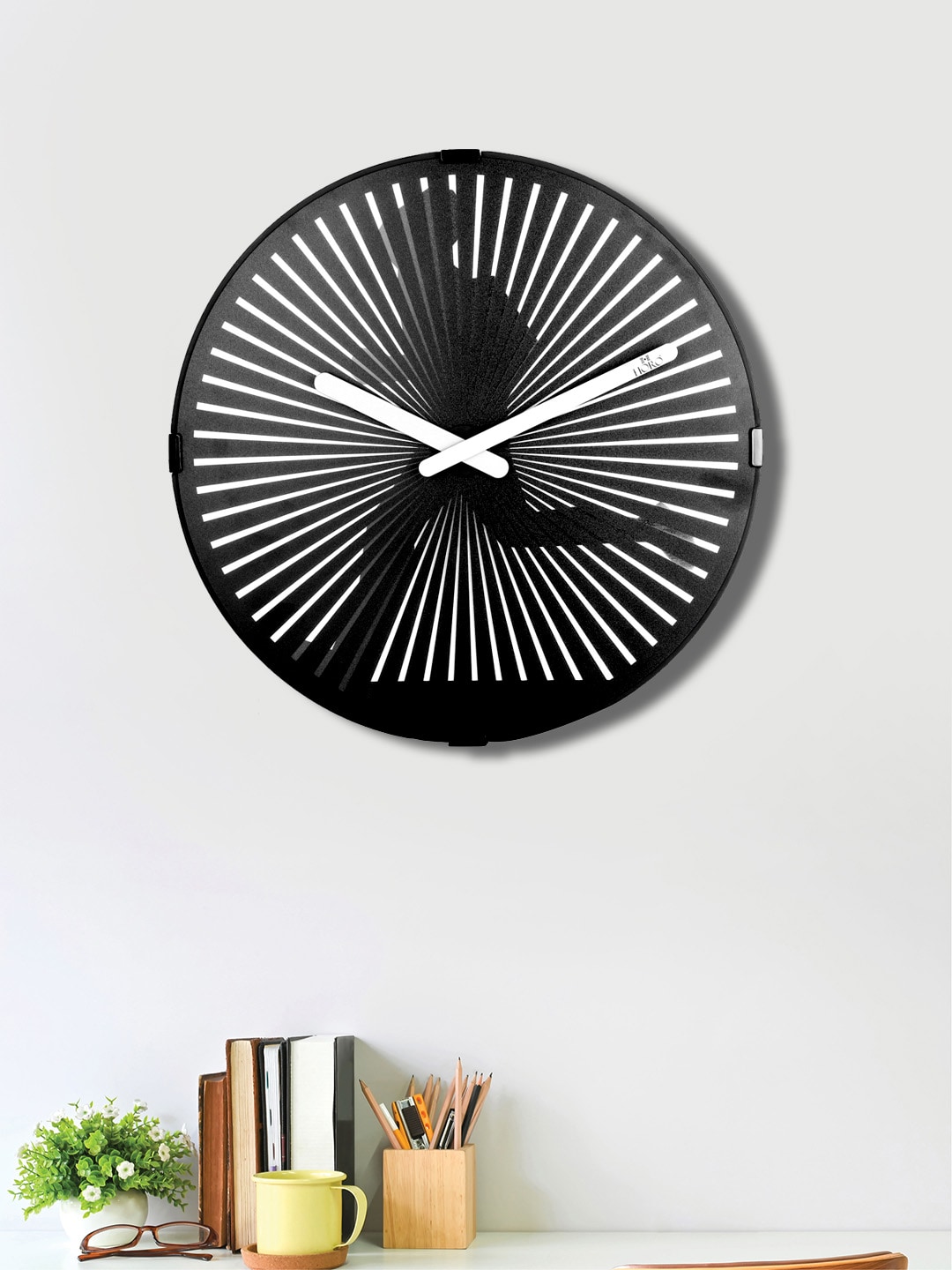 Horo White & Black Handcrafted Round Solid 30 cm Analogue Table Clock Price in India