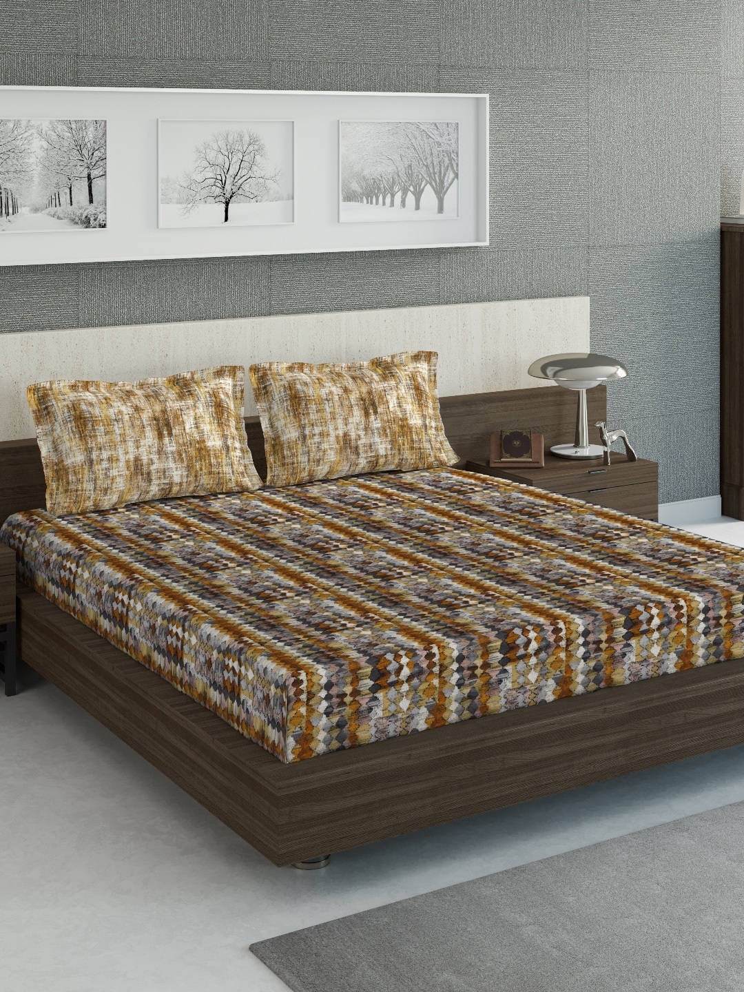 DDecor Orange & Grey Printed Double King Bed Cover With 2 Pillow Covers Price in India