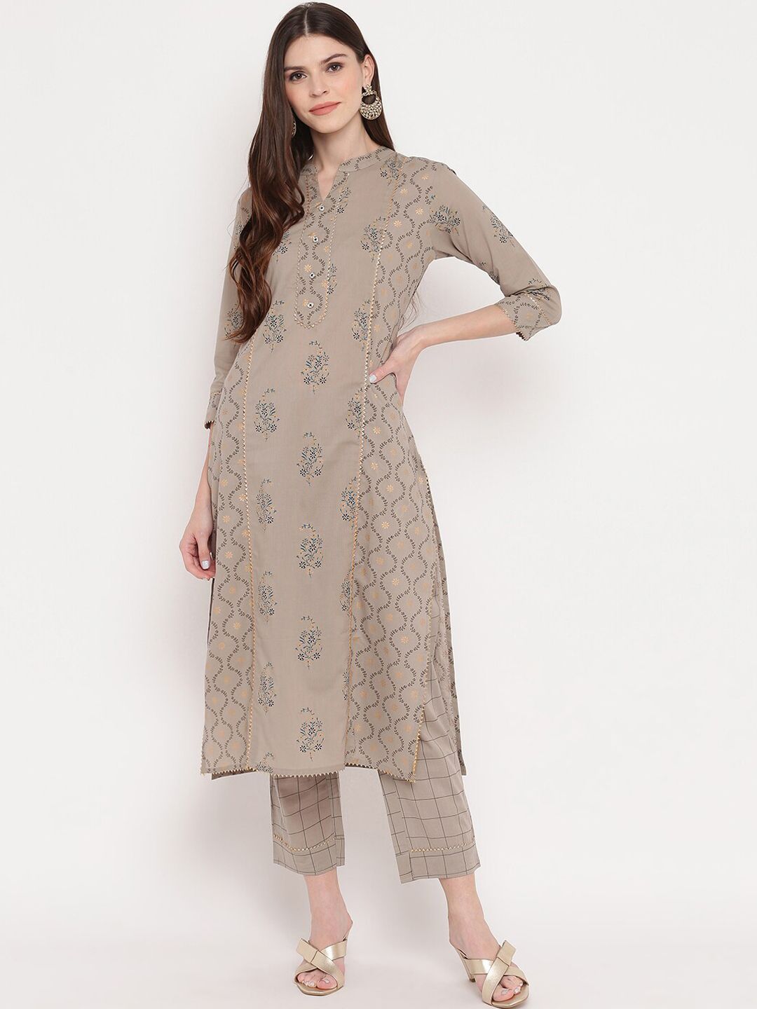 Vbuyz Women Grey Foil Printed Kurta with Trousers