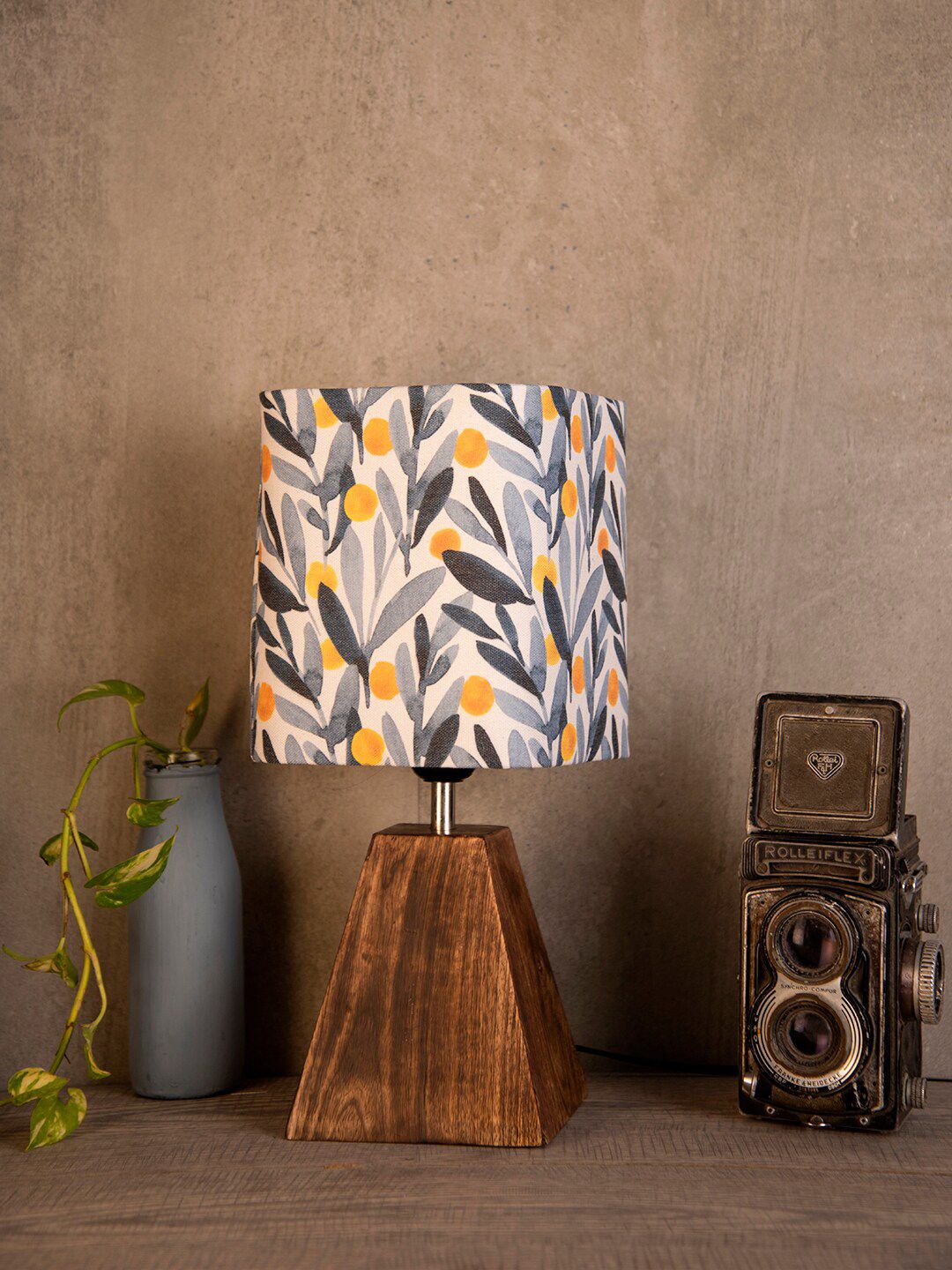 green girgit Multicoloured Printed Contemporary Buffet Table Lamp with Shade Price in India