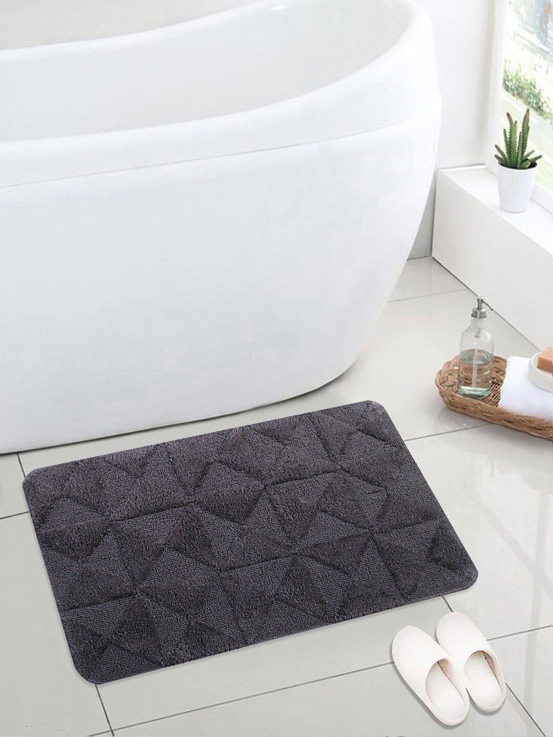 Saral Home Charcoal Grey Firki Pattern Anti-Slip Bath Rug Price in India
