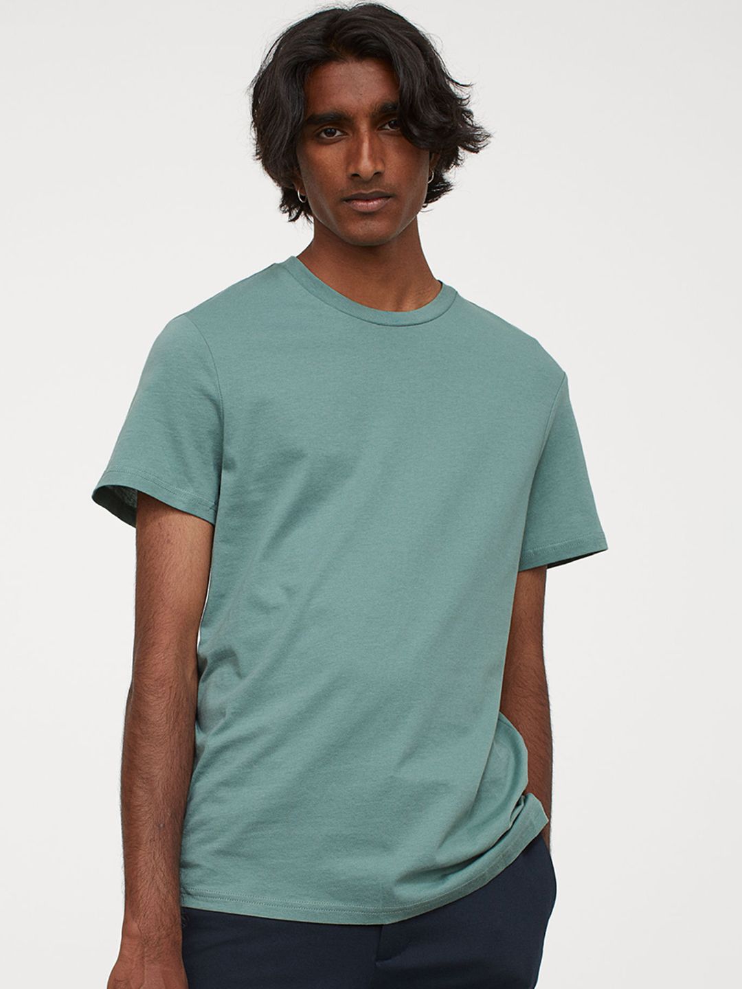 H&M Men Green Solid Round-neck T-shirt Regular Fit